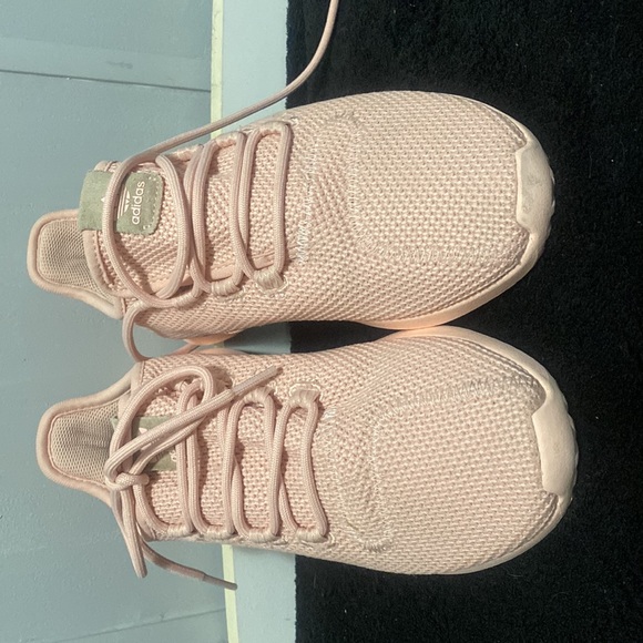 EUC like new super trendy sneakers. - Picture 2 of 5